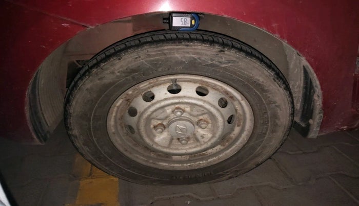 2014 Hyundai Eon D-LITE, Petrol, Manual, 90,742 km, tyre