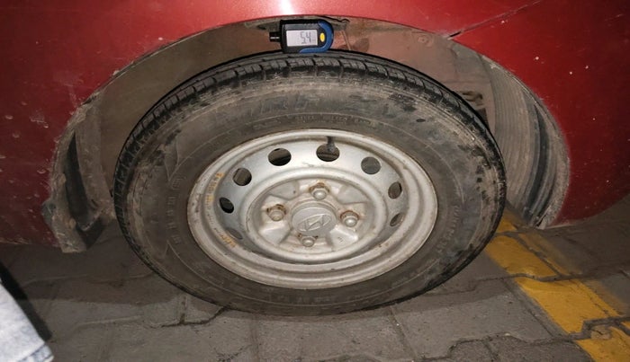 2014 Hyundai Eon D-LITE, Petrol, Manual, 90,742 km, tyre