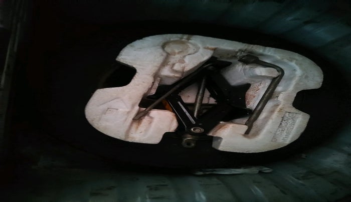 2016 Nissan Micra XL PETROL, Petrol, Manual, 1,25,151 km, tyre