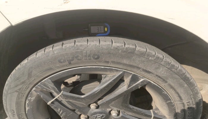 2021 Hyundai NEW I20 SPORTZ 1.0T GDI IMT, Petrol, Manual, 27,271 km, tyre