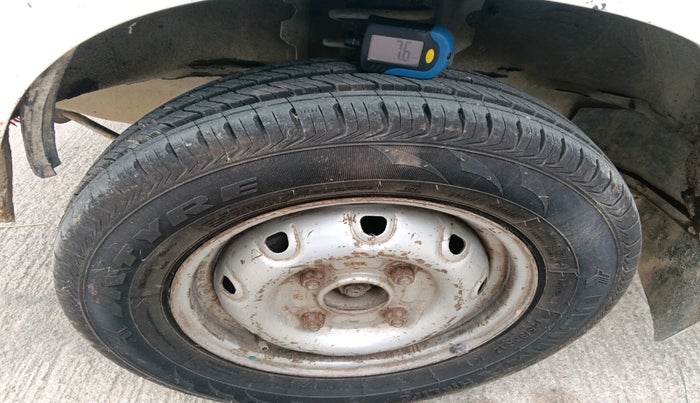 2016 Maruti Omni 5 STR, Petrol, Manual, 1,28,756 km, tyre