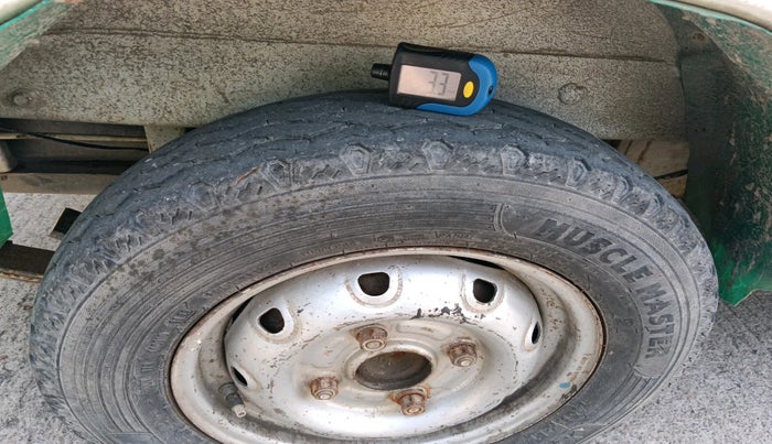 2016 Maruti Omni 5 STR, Petrol, Manual, 1,28,756 km, tyre