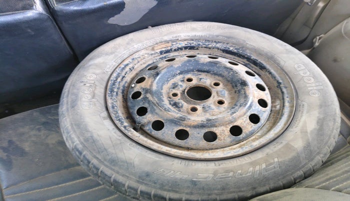 2013 Maruti Ertiga ZDI, Diesel, Manual, 2,51,733 km, tyre