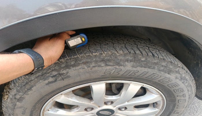 2019 Mahindra XUV500 W9, Diesel, Manual, 42,562 km, tyre