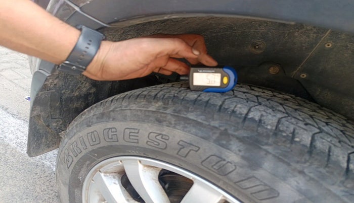 2019 Mahindra XUV500 W9, Diesel, Manual, 42,562 km, tyre