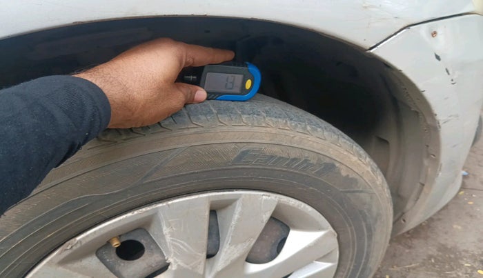 2014 Maruti Swift Dzire VXI, Petrol, Manual, 1,43,605 km, tyre