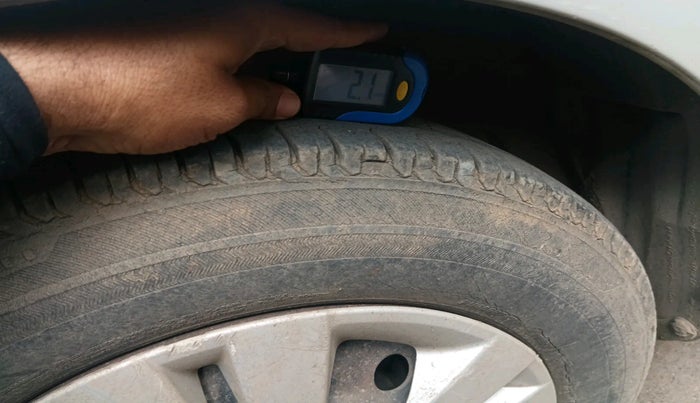 2014 Maruti Swift Dzire VXI, Petrol, Manual, 1,43,605 km, tyre