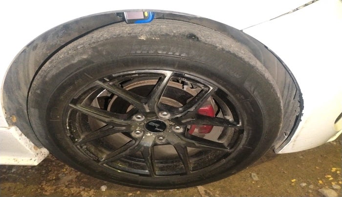 2015 Hyundai New Elantra 1.8 SX MT VTVT, Petrol, Manual, 61,053 km, tyre