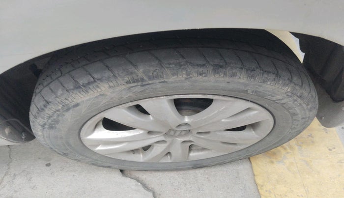 2017 Maruti Ertiga ZDI + SHVS, Diesel, Manual, 68,278 km, tyre