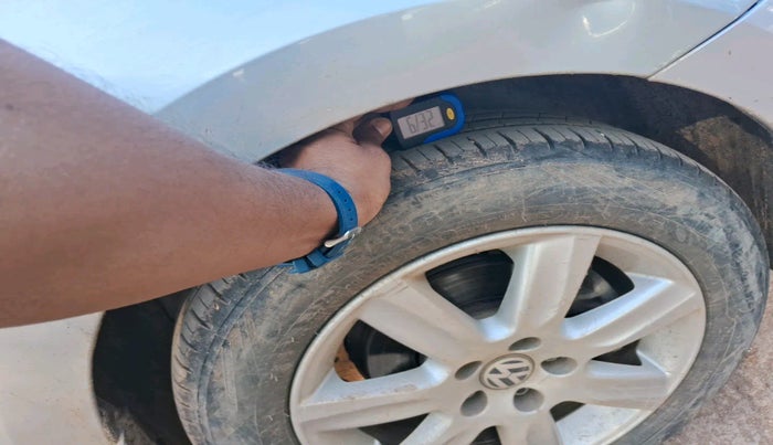 2013 Volkswagen Vento COMFORTLINE DIESEL 1.6, Diesel, Manual, 92,993 km, tyre