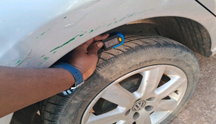 2013 Volkswagen Vento COMFORTLINE DIESEL 1.6, Diesel, Manual, 92,993 km, tyre