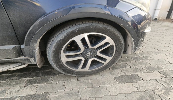 2017 Tata Hexa XT 4X2 7 STR, Diesel, Manual, 1,00,913 km, tyre