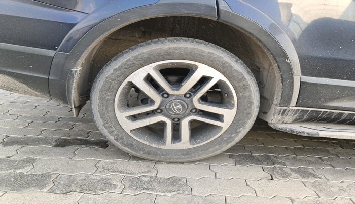 2017 Tata Hexa XT 4X2 7 STR, Diesel, Manual, 1,00,913 km, tyre