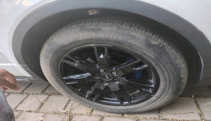 2012 Landrover Range Rover Evoque PURE SD4, Diesel, Automatic, 1,01,794 km, tyre