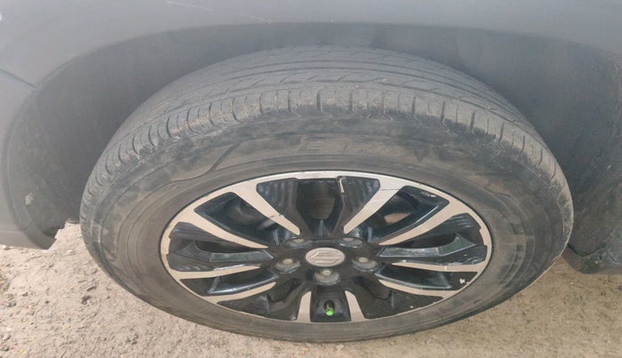 2022 Maruti Vitara Brezza LXI, Petrol, Manual, 76,586 km, tyre