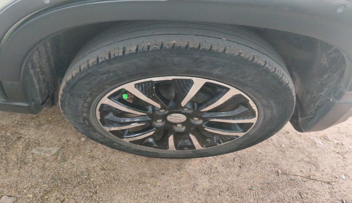 2022 Maruti Vitara Brezza LXI, Petrol, Manual, 76,586 km, tyre