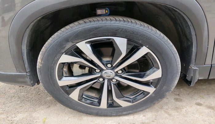 2023 MG HECTOR PLUS SHARP PRO 1.5 PETROL TURBO CVT 7 STR, Petrol, Automatic, 13,831 km, tyre