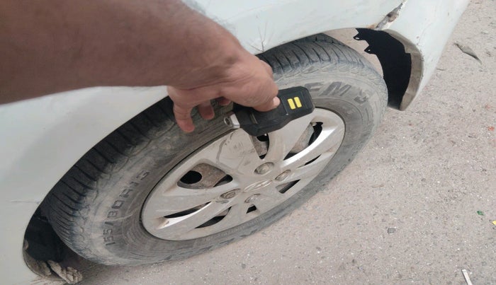 2010 Hyundai i10 MAGNA 1.1, Petrol, Manual, 1,06,236 km, tyre