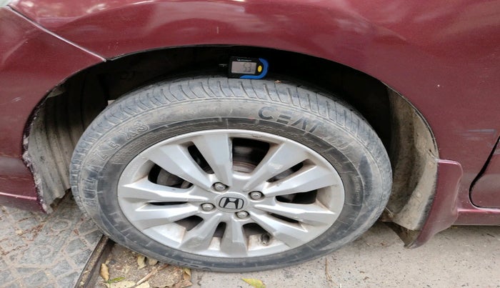 2012 Honda City 1.5L I-VTEC V MT, Petrol, Manual, 1,94,467 km, tyre