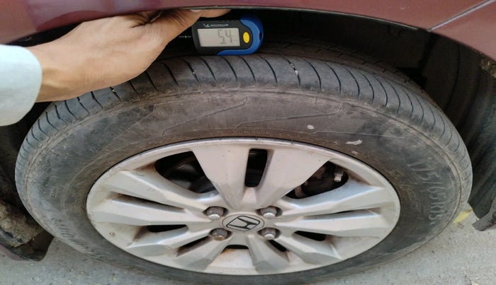 2012 Honda City 1.5L I-VTEC V MT, Petrol, Manual, 1,94,467 km, tyre