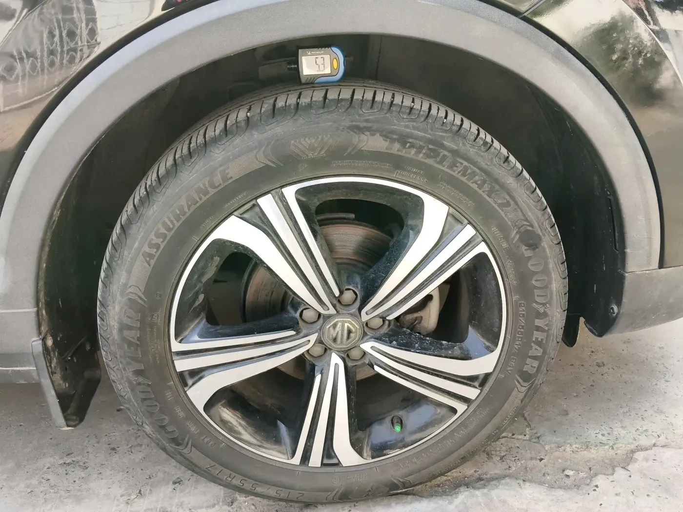2023 MG ASTOR SHARP 1.5 CVT, Petrol, Automatic, 37,365 km, tyre
