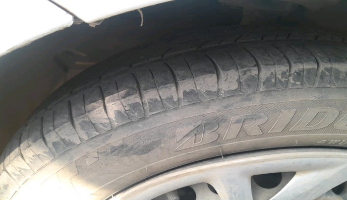 2017 Hyundai Grand i10 SPORTZ U2 1.2 CRDI, Diesel, Manual, 1,64,004 km, tyre