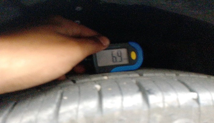 2022 Mahindra XUV700 AX 7 LUXURY D AT 7 STR, Diesel, Automatic, 61,284 km, tyre