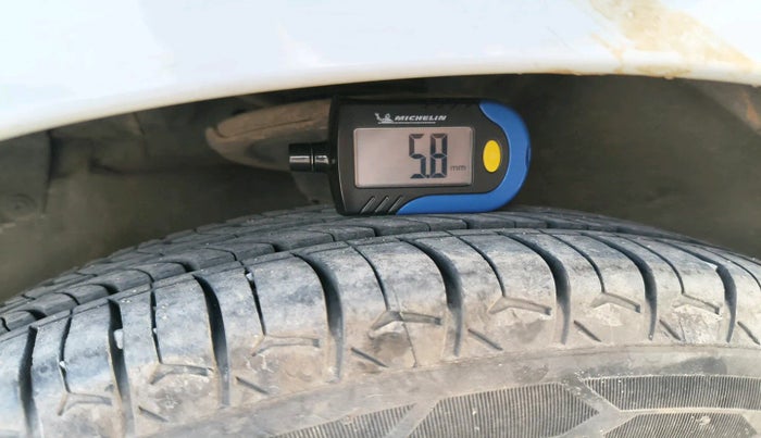 2018 Hyundai Eon MAGNA +, Petrol, Manual, 58,436 km, tyre