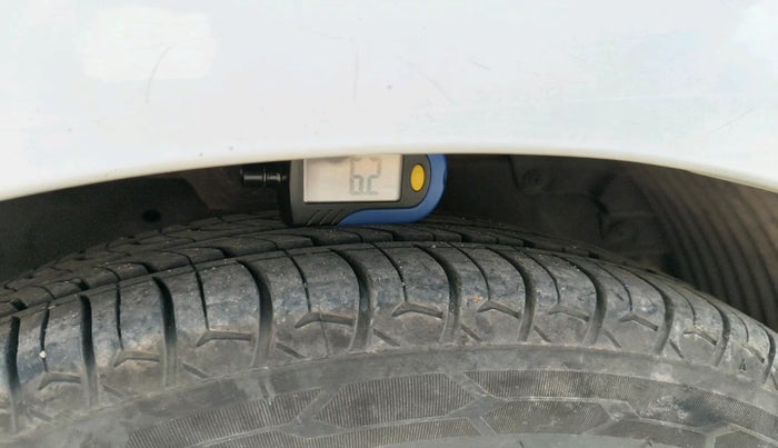 2018 Hyundai Eon MAGNA +, Petrol, Manual, 58,436 km, tyre