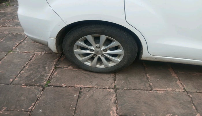 2014 Maruti Ertiga ZXI, Petrol, Manual, 1,73,771 km, tyre