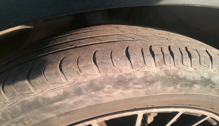 2016 Maruti S Cross SIGMA 1.3, Diesel, Manual, 68,748 km, tyre