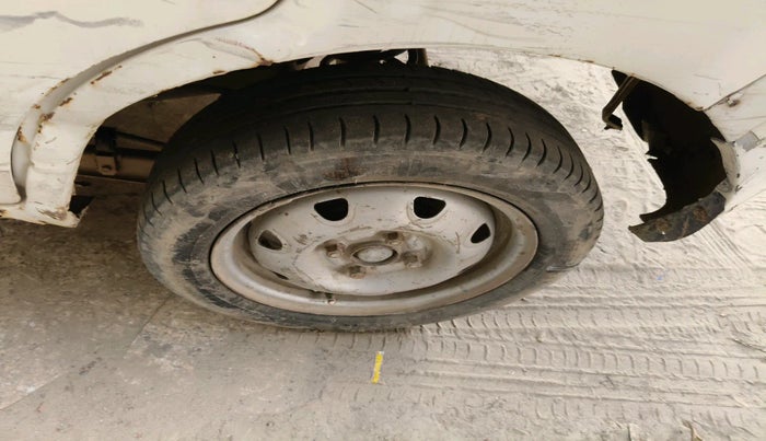 2017 Maruti Alto K10 LXI CNG (AIRBAG), Petrol, Manual, 83,198 km, tyre