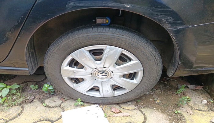 2010 Volkswagen Vento TRENDLINE DIESEL 1.6, Diesel, Manual, 90,000 km, tyre