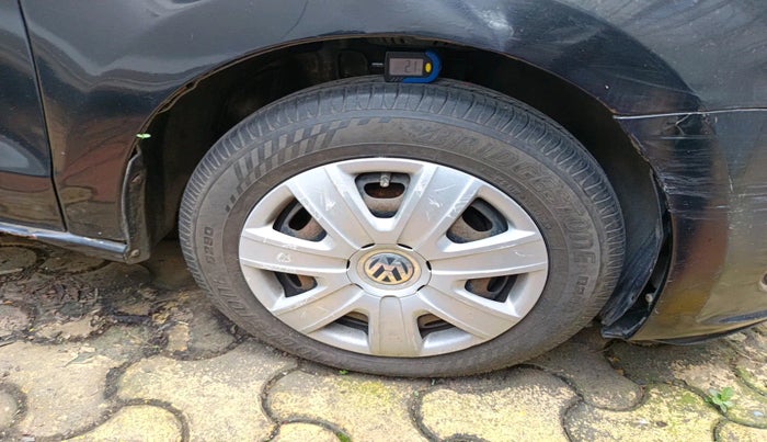 2010 Volkswagen Vento TRENDLINE DIESEL 1.6, Diesel, Manual, 90,000 km, tyre