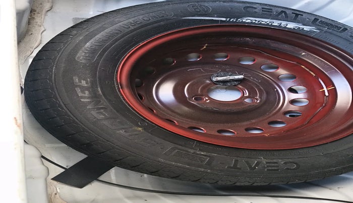 2023 Renault Kwid CLIMBER AMT 1.0, Petrol, Automatic, 10,003 km, tyre