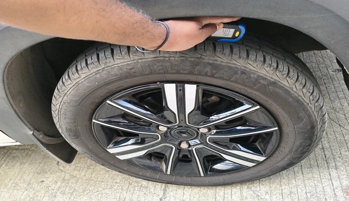 2023 Renault Kwid CLIMBER AMT 1.0, Petrol, Automatic, 10,003 km, tyre