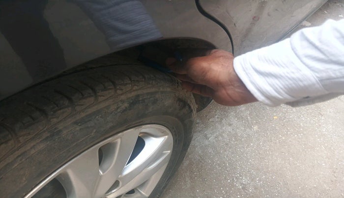 2017 Maruti Ertiga ZXI, Petrol, Manual, 47,639 km, tyre