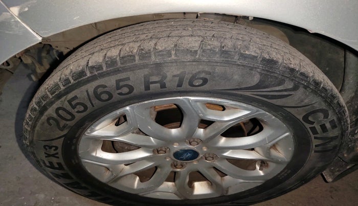 2013 Ford Ecosport TITANIUM 1.5L DIESEL, Diesel, Manual, 1,77,413 km, tyre