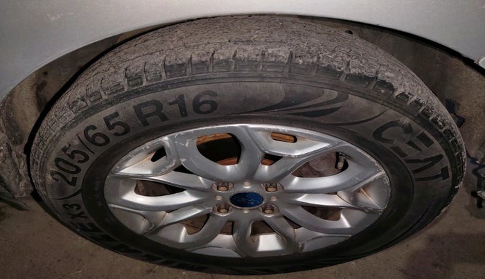 2013 Ford Ecosport TITANIUM 1.5L DIESEL, Diesel, Manual, 1,77,413 km, tyre