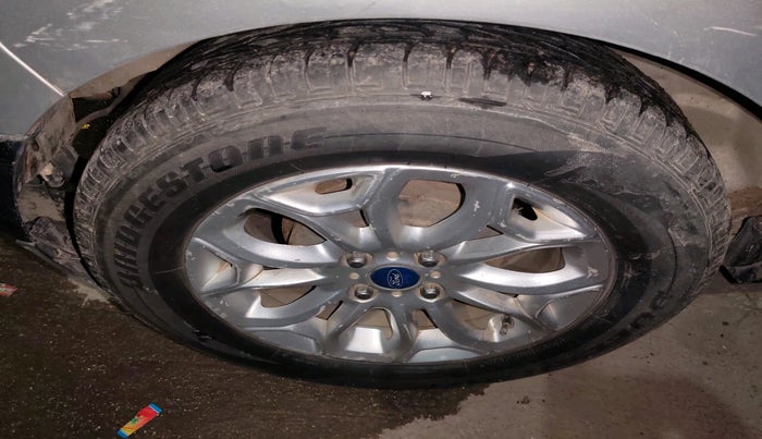 2013 Ford Ecosport TITANIUM 1.5L DIESEL, Diesel, Manual, 1,77,413 km, tyre