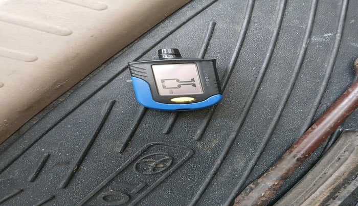 2011 Toyota Fortuner 3.0 4X4 MT, Diesel, Manual, 98,043 km, tyre