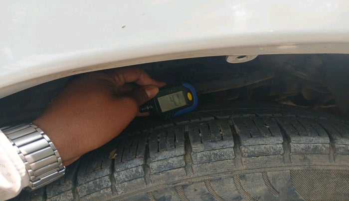 2011 Toyota Fortuner 3.0 4X4 MT, Diesel, Manual, 98,043 km, tyre