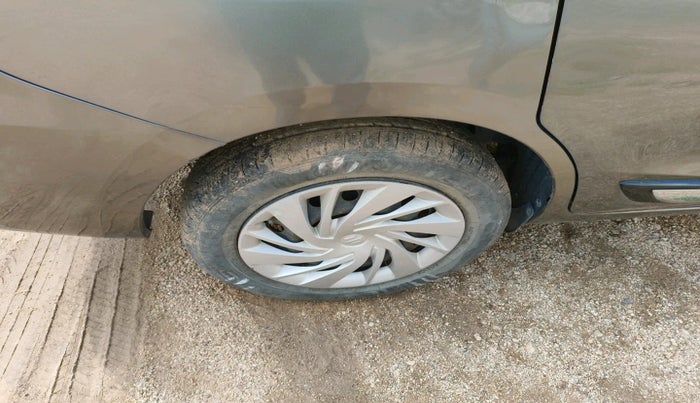 2022 Maruti Ertiga VXI SHVS, Petrol, Manual, 66,995 km, tyre