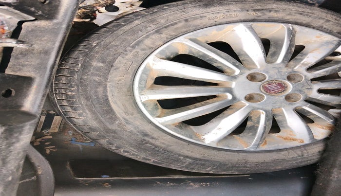 2014 Fiat Linea EMOTION 1.3, Diesel, Manual, 94,110 km, tyre