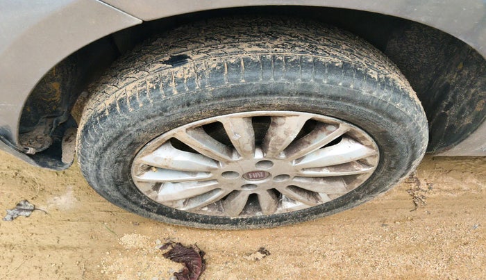 2014 Fiat Linea EMOTION 1.3, Diesel, Manual, 94,110 km, tyre