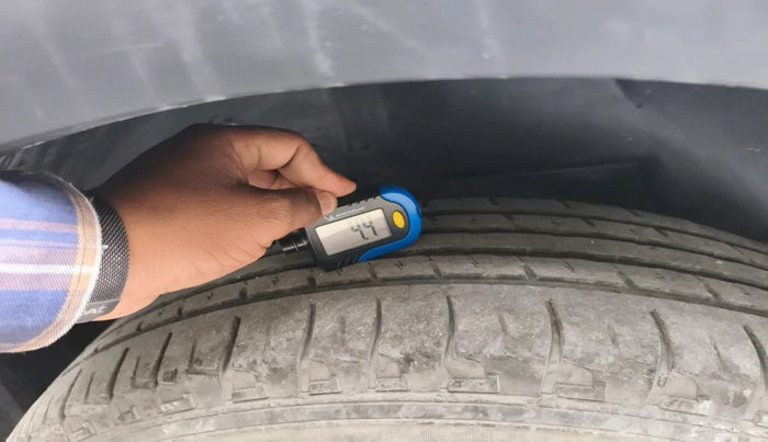 2016 Mahindra XUV500 W6 AT 1.99, Diesel, Automatic, 82,800 km, tyre