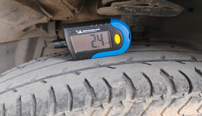 2017 Maruti Swift VXI O, Petrol, Manual, 65,956 km, tyre