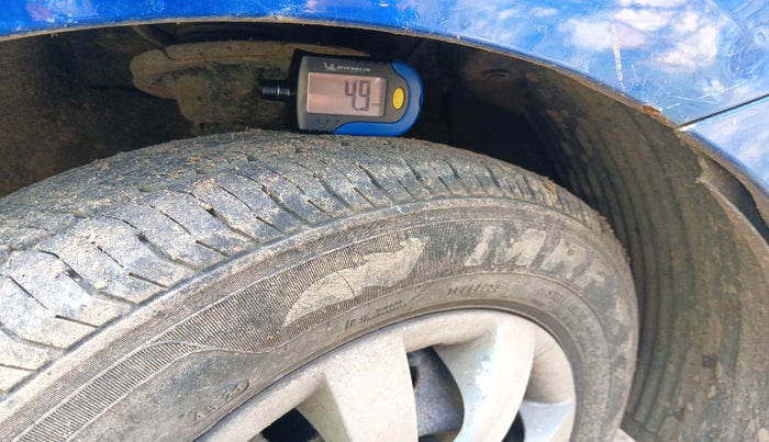 2013 Hyundai Eon ERA +, Petrol, Manual, 33,897 km, tyre