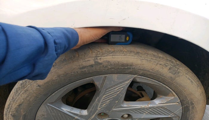 2022 Hyundai Verna SX 1.5 VTVT, Petrol, Manual, 1,04,523 km, tyre