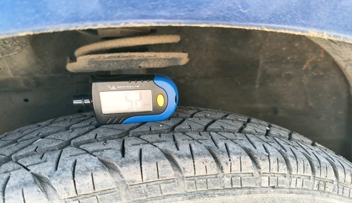 2014 Maruti Swift VXI, Petrol, Manual, 26,000 km, tyre